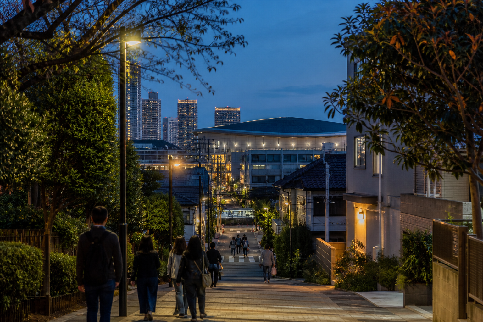 夜晚觀眾從調布飛田給站附近步行前往京王Arena TOKYO