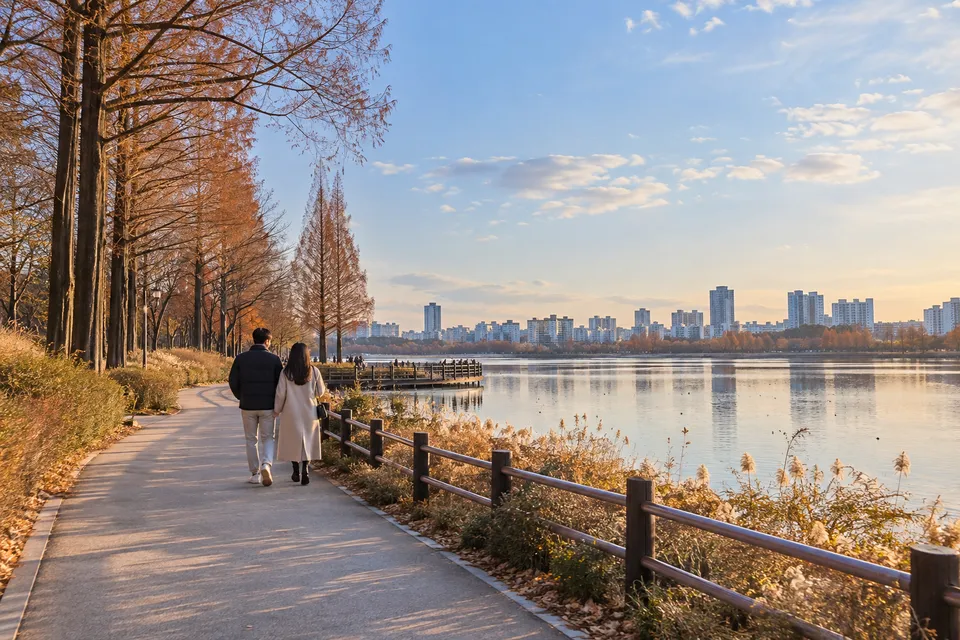 AI-generated illustration of a short lakeside outing in Ilsan before a concert