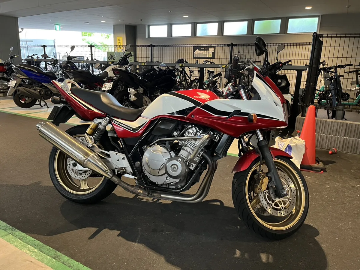 เช่ามอเตอร์ไซค์ Honda CB400 Super Bol d'Or (สาขามาตรฐาน) 2