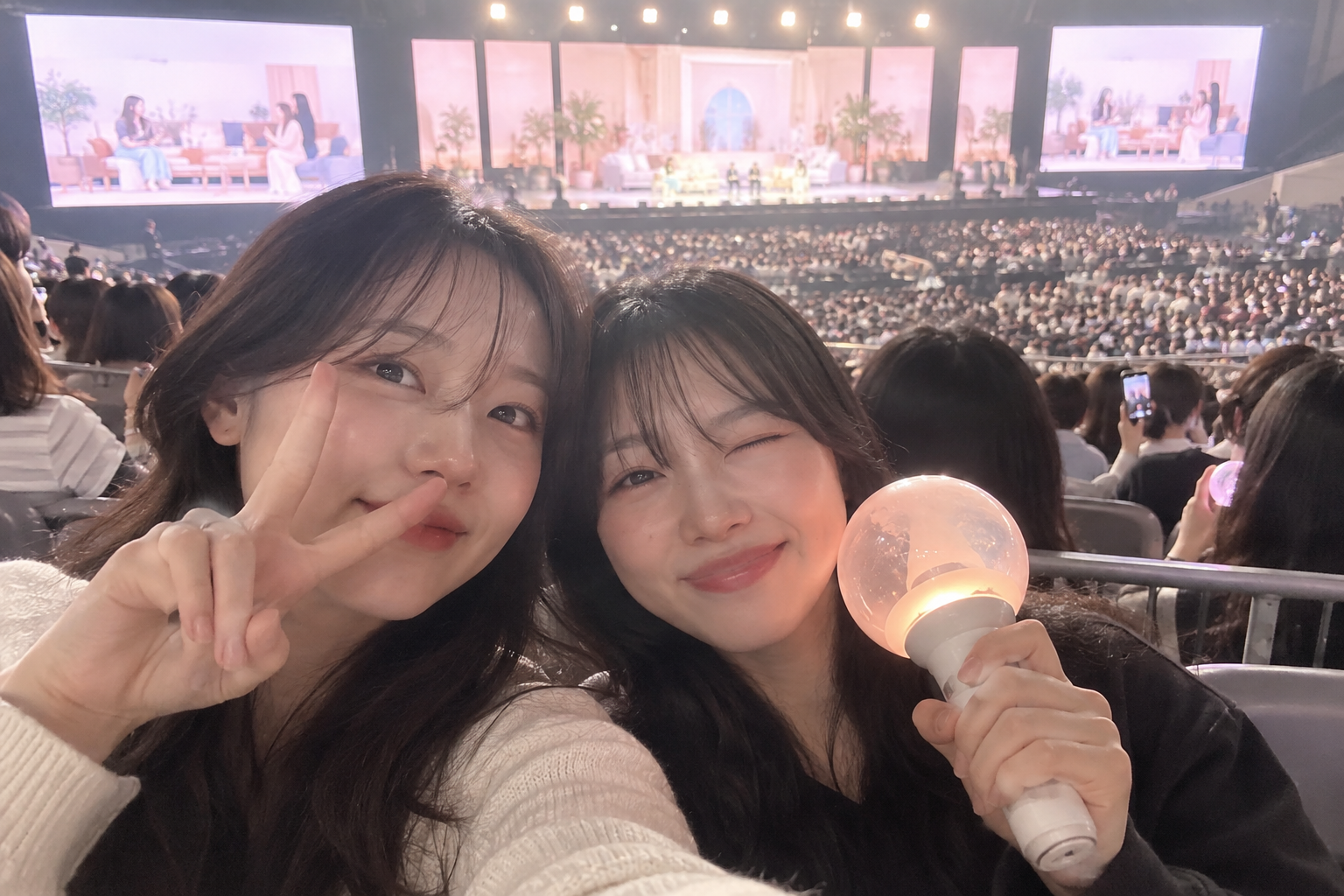 HIGHLIGHT 首爾演唱會2026:FAN CON ‘18년차 아이돌인 내가 이세계에선 데뷔조 연습생?!’ 日程與場館指南