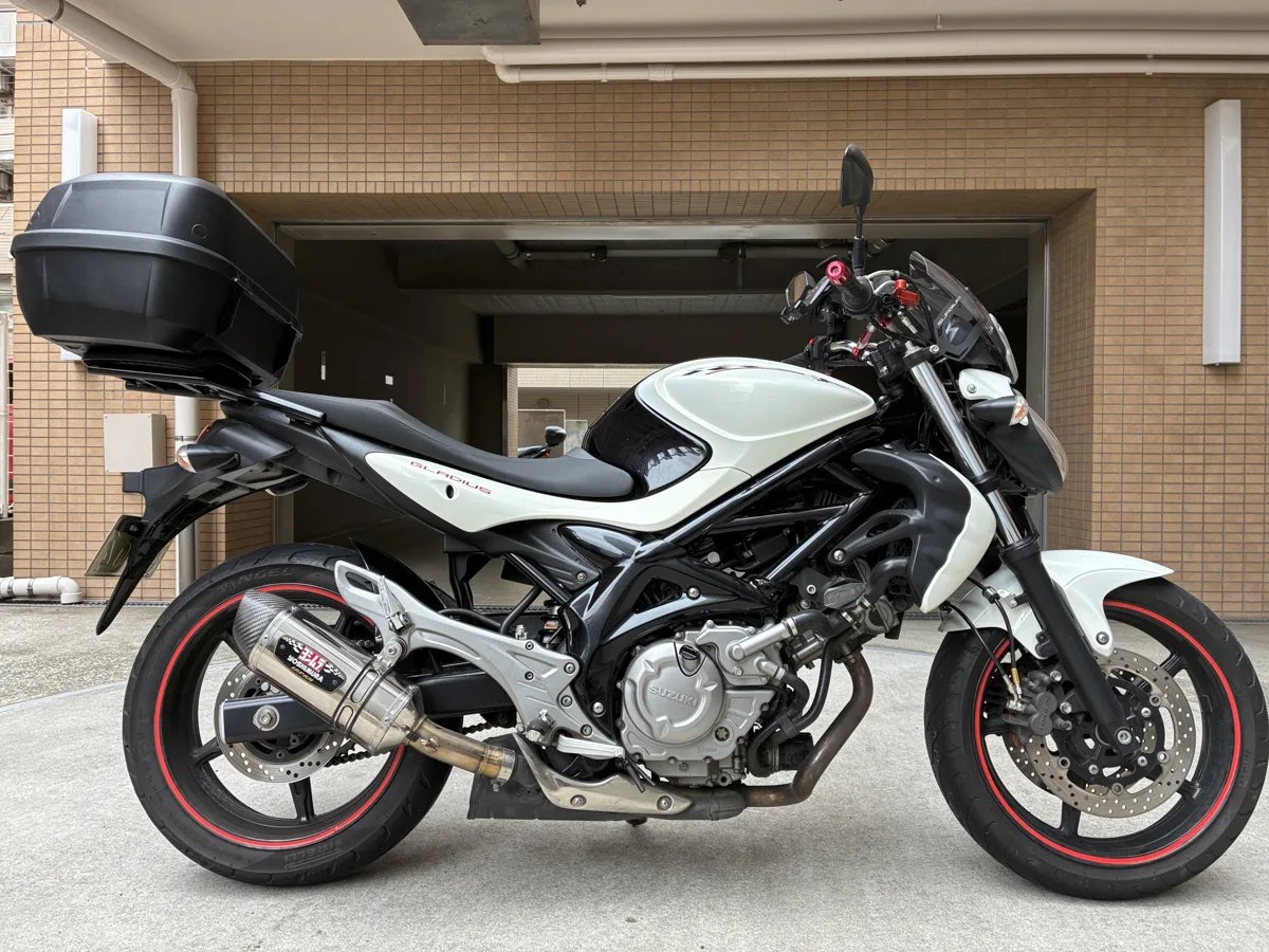 Gladius 650 Motorcycle Rental (Standard stations)
