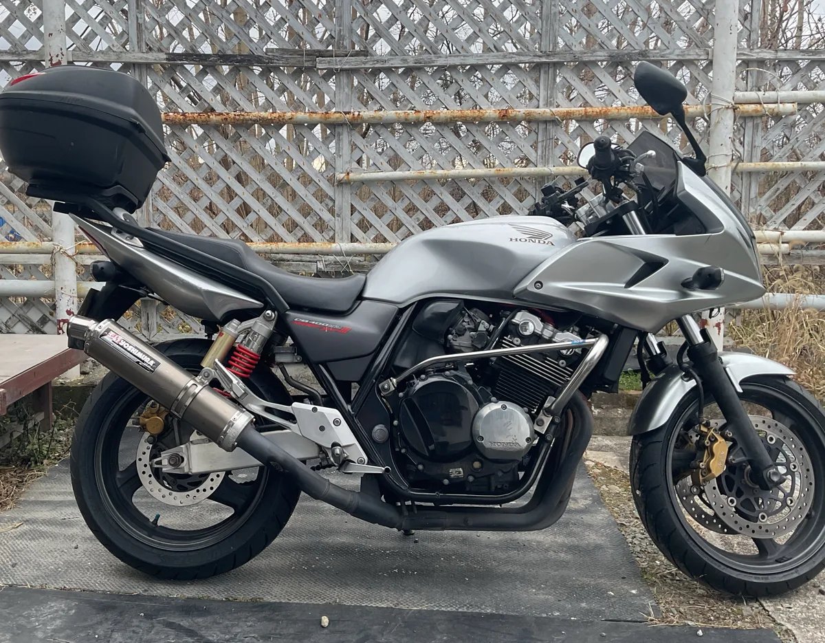 CB400 Super Bol d'Or 银色 機車租賃（人氣據點）