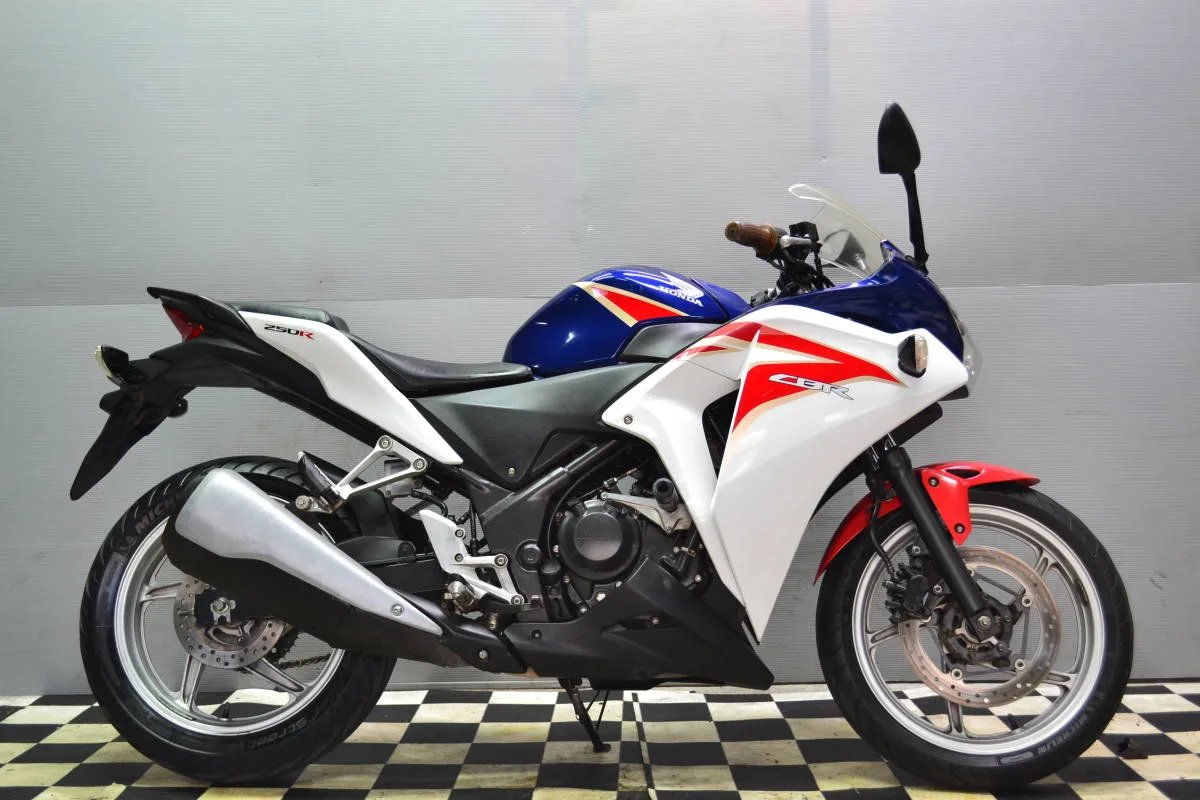 CBR250R トリコ レンタルバイク（スタンダード拠点）