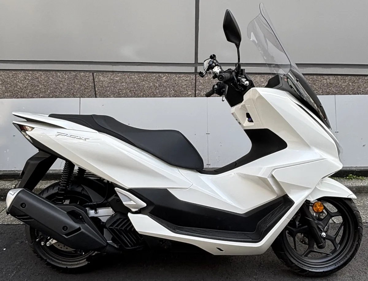 PCX125 Motorcycle Rental (Standard stations) 3