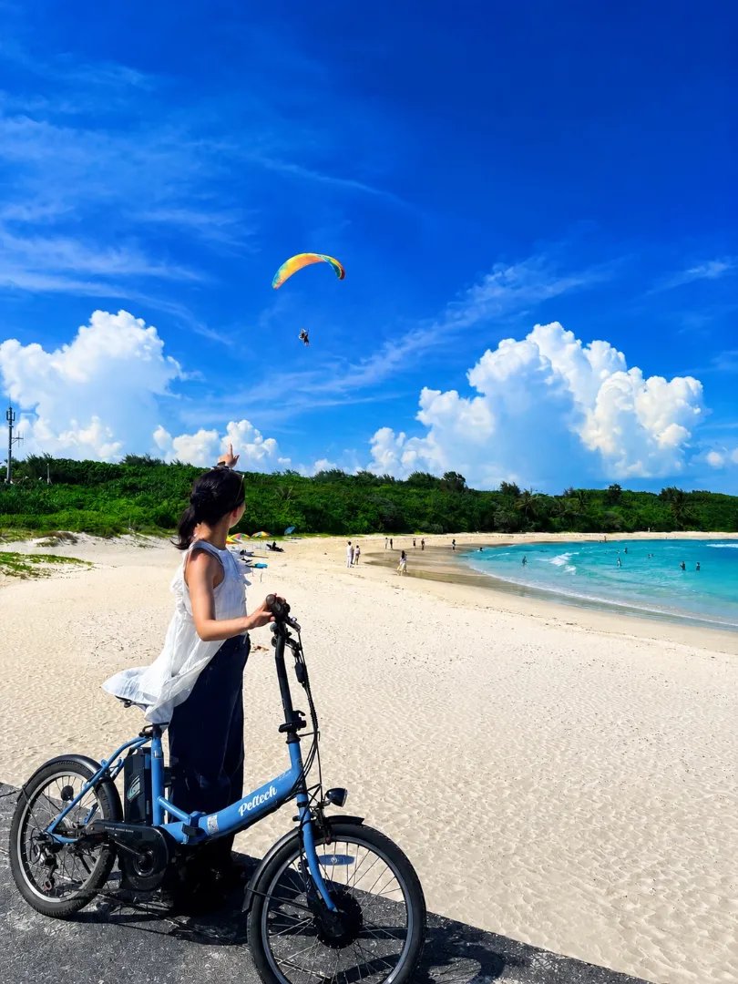 [Miyakojima] Bicycles connecting cafes and the sea